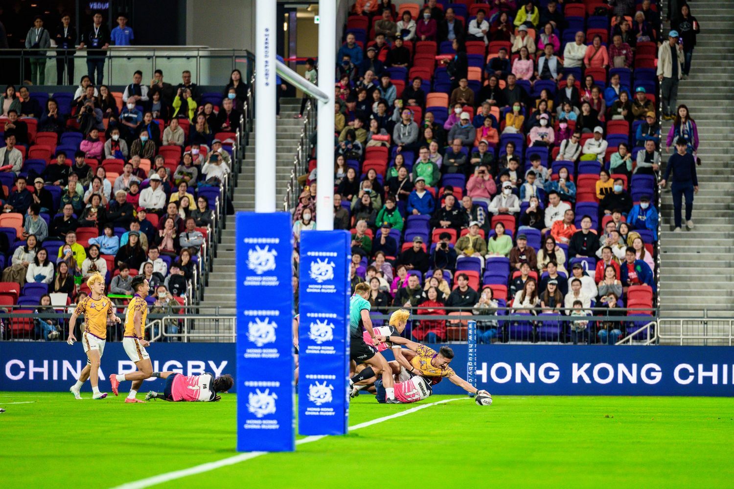 SEVENS FEVER HITS KAI TAK STADIUM